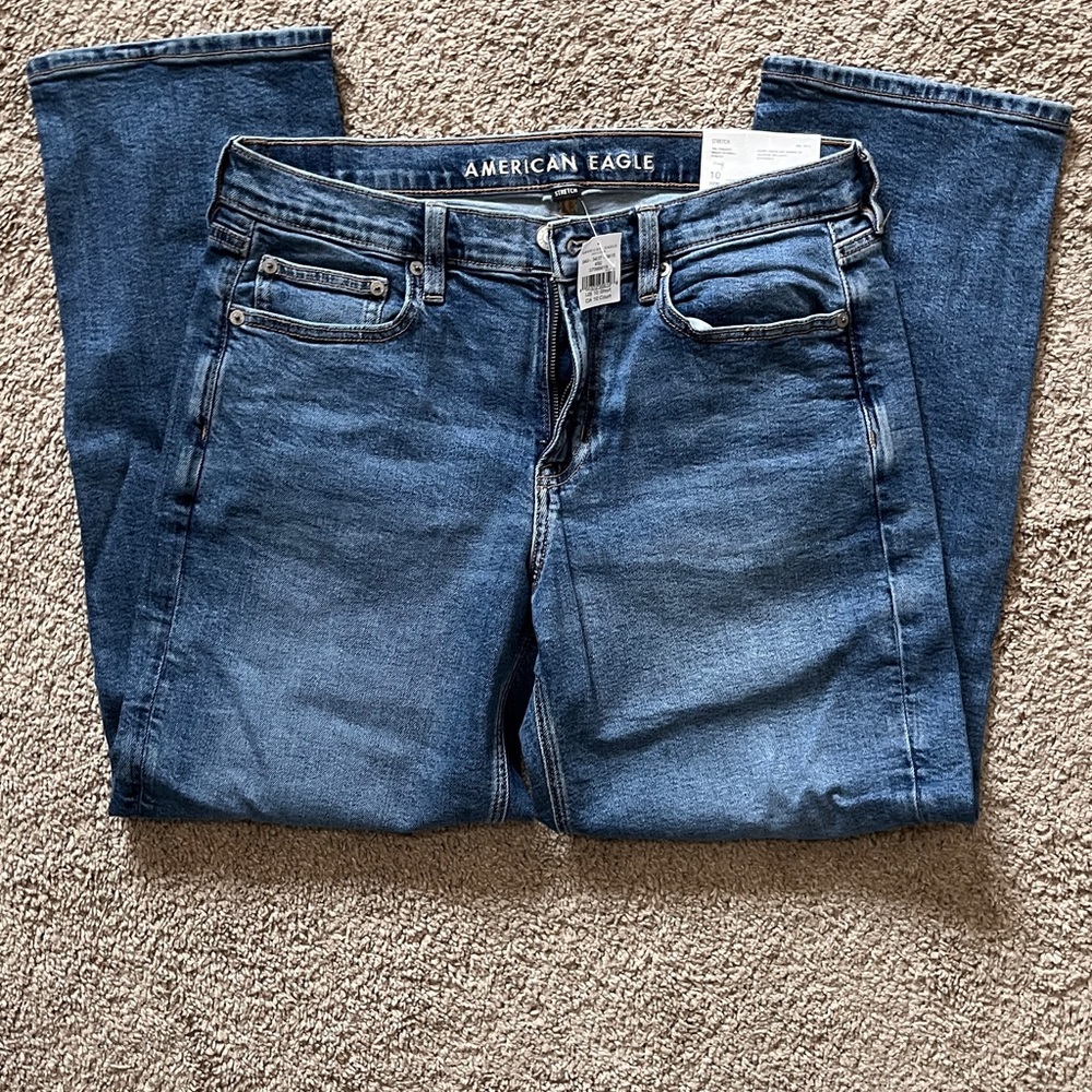 American Eagle Woman’s 90’s Medium Blue Straight Jeans size 10 short 30W